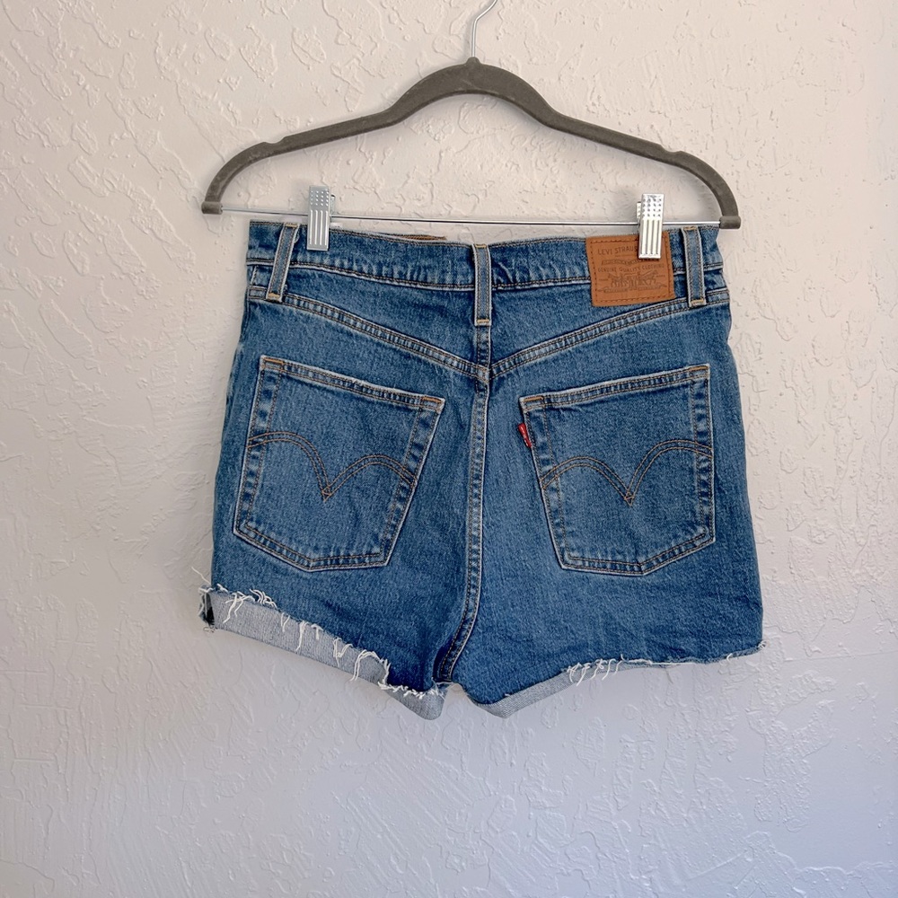 Levi 501 High wasted shorts.